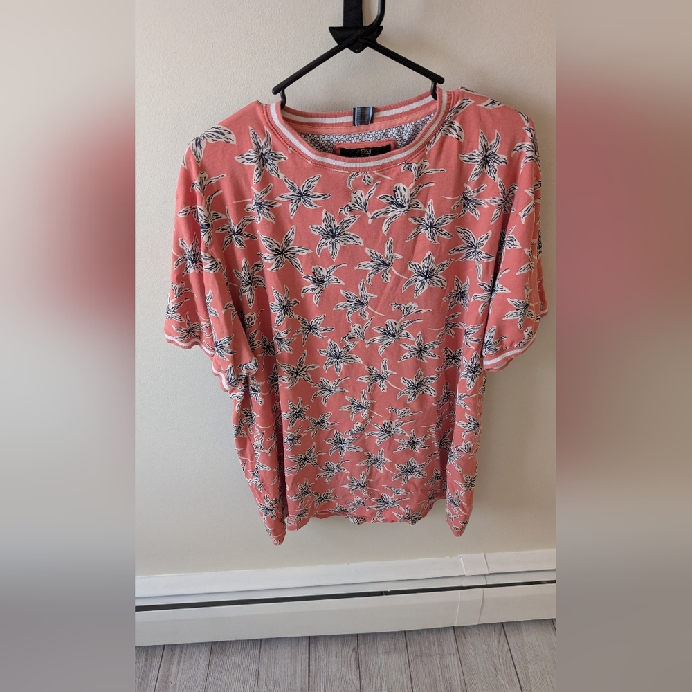 Nickel and Iron men's casual floral print T-shirt. Size XXL